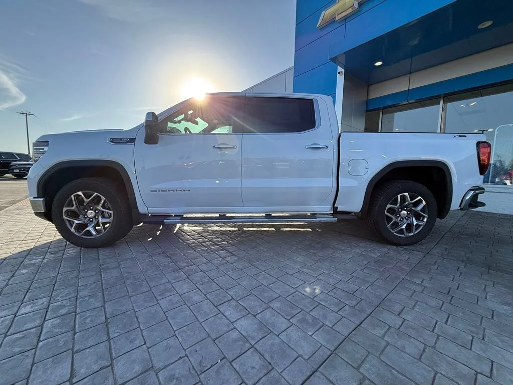 New 2026 Glacier White Tricoat GMC SLT image 7