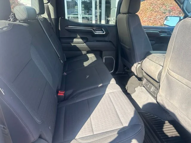 Used 2023 White GMC SLE image 22