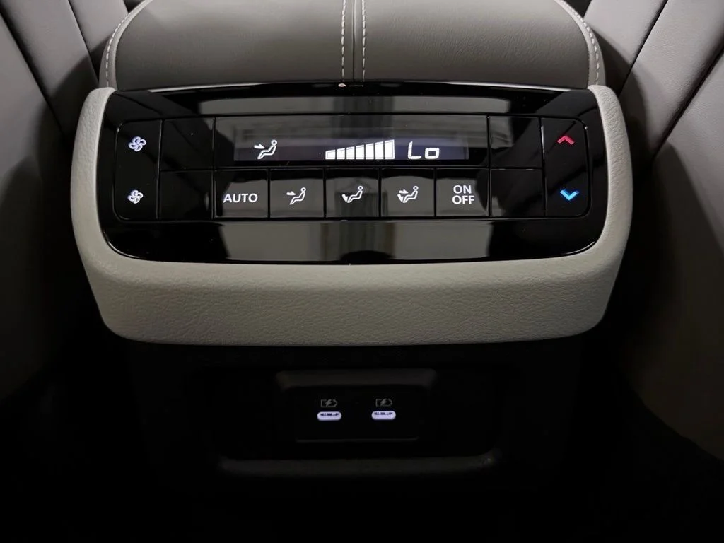 New 2027 RADIANT WHITE INFINITI Luxe AWD image 35