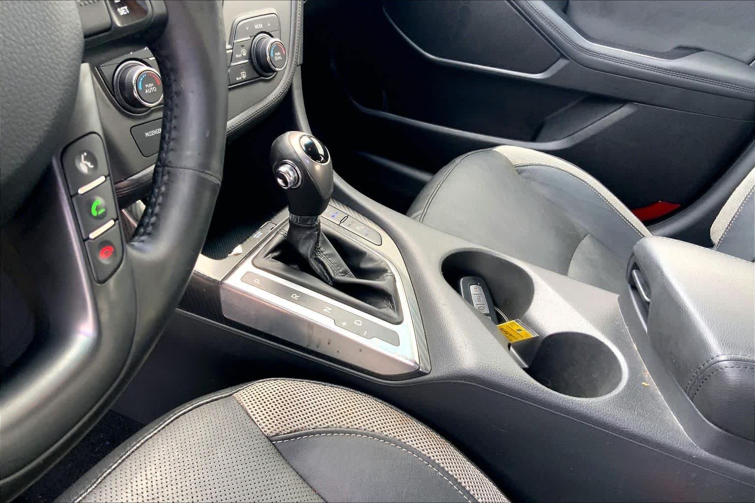 Used 2012 Snow White Pearl Kia SX image 12