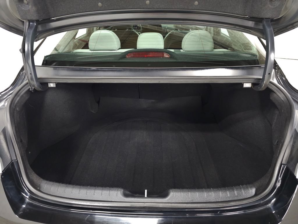 2024 Hyundai Elantra Limited - Photo 8