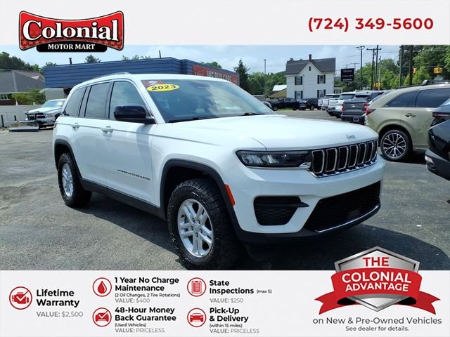 Used 2023 White Jeep Laredo image 1