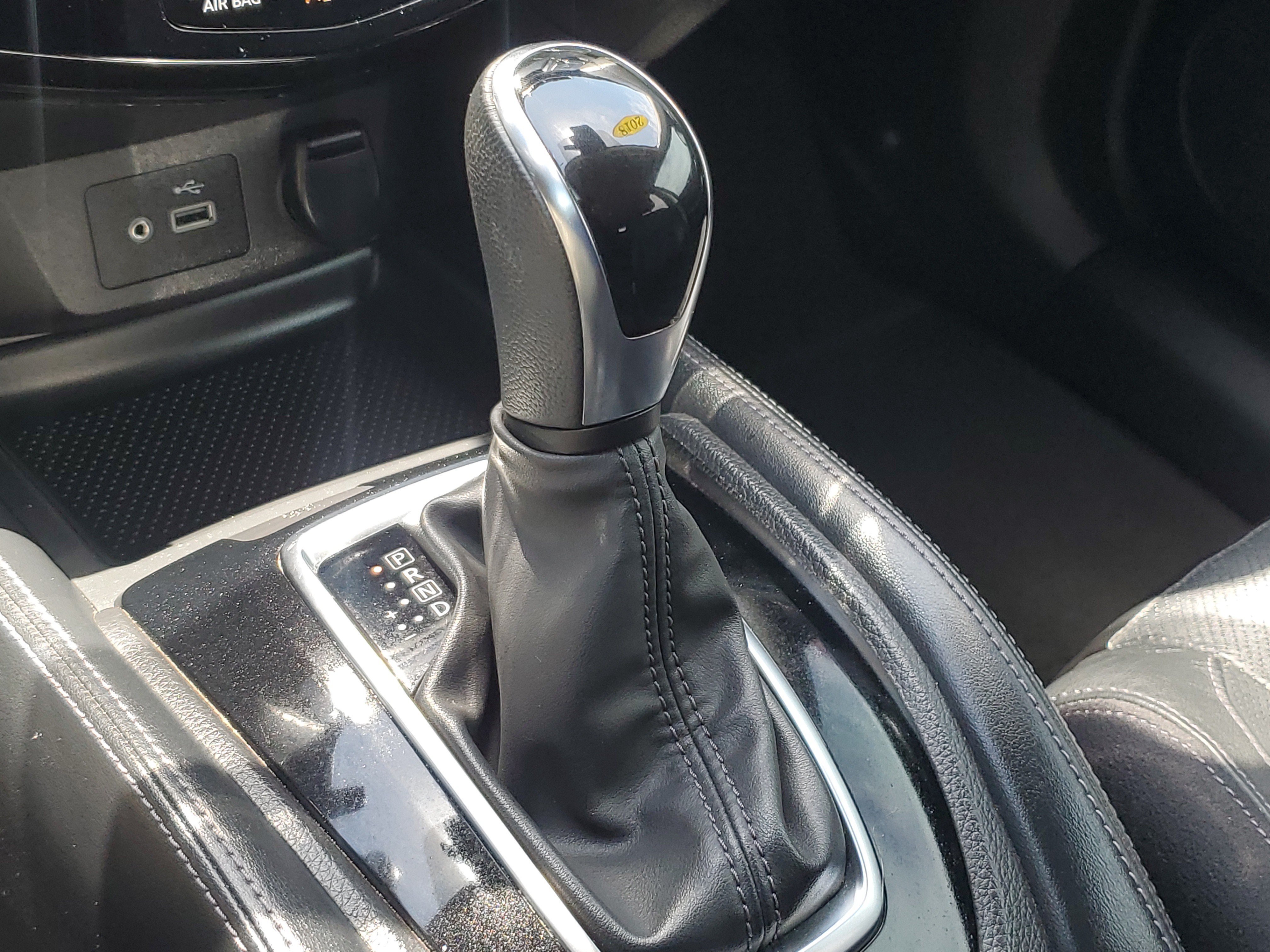 Used 2018 Gun Metallic Nissan SL image 32