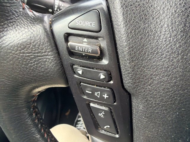 Used 2024 White Nissan PRO-4X image 31