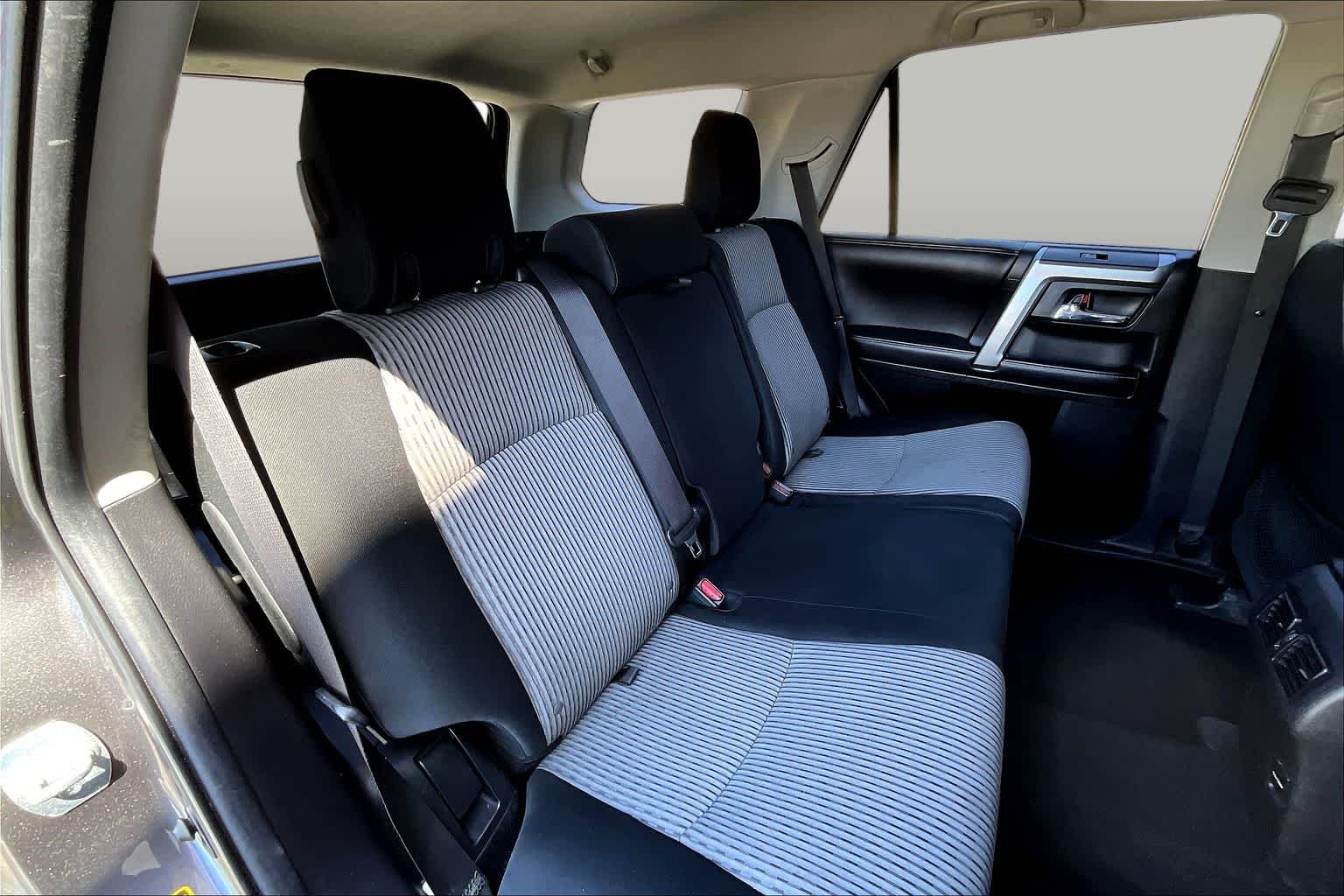 2016 Toyota 4Runner SR5 - Photo 20