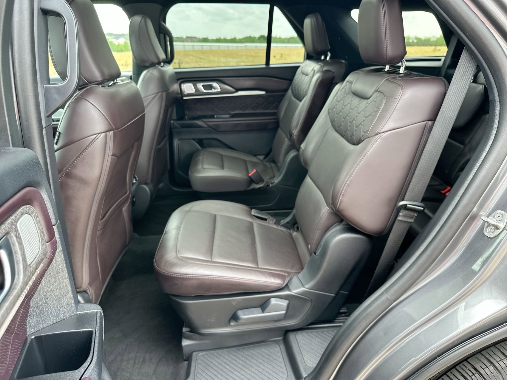 Used 2025 Gray Metallic Ford Platinum image 24