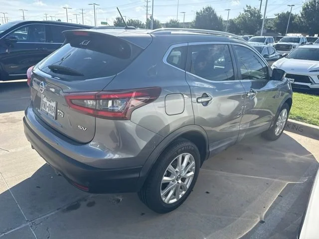 Used 2020 Gray Nissan SV FWD Xtronic CVT image 4
