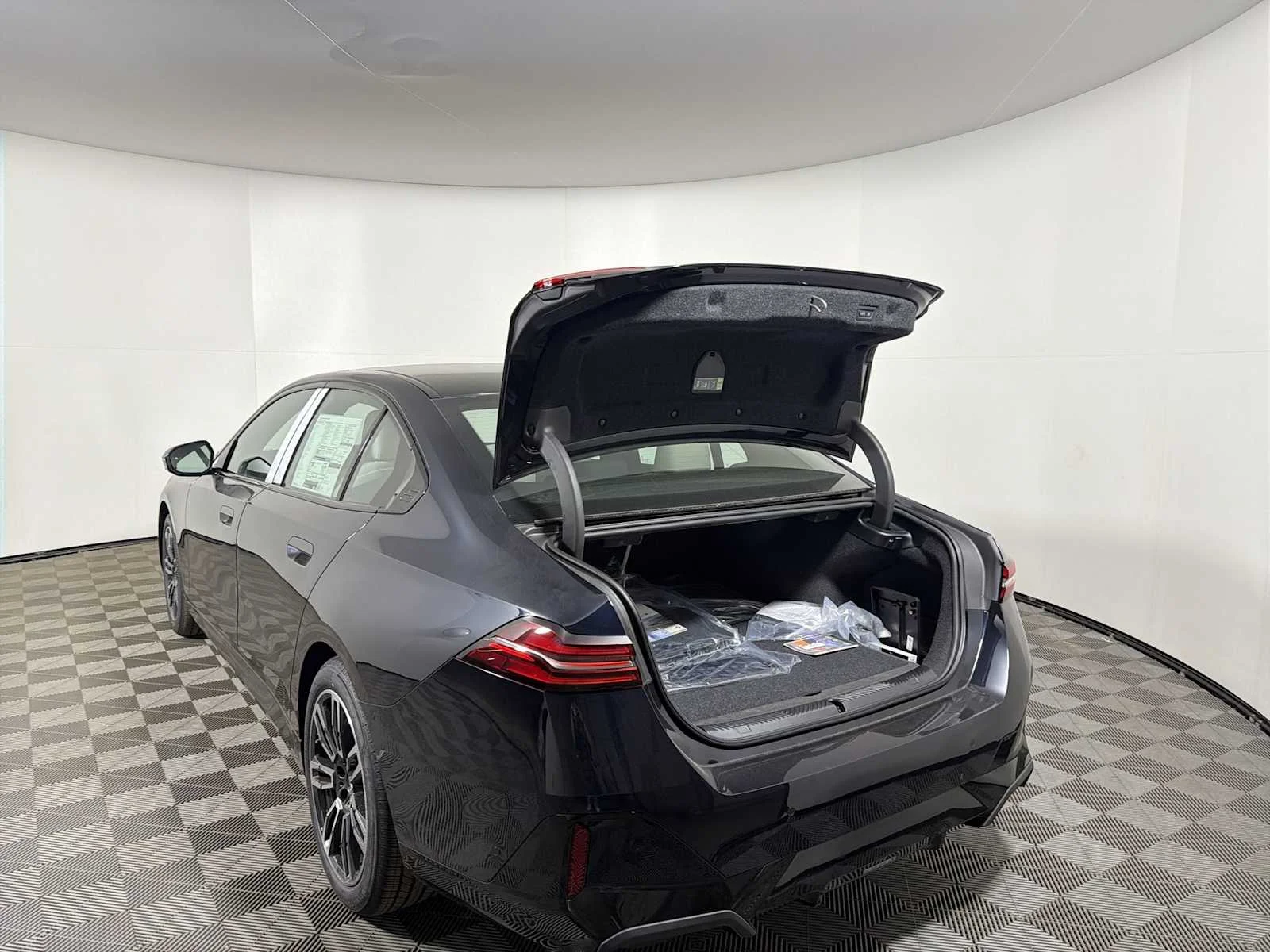 New 2026 Carbon Black Metallic BMW 530i xDrive image 20