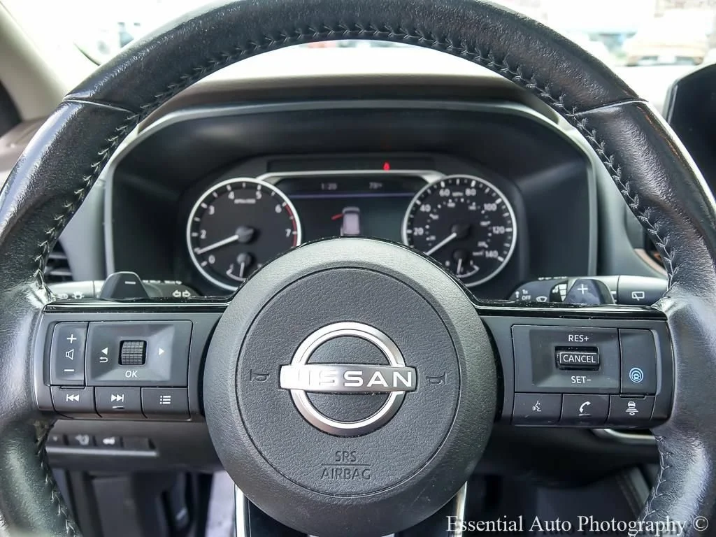 Used 2023 Gray Nissan SL FWD image 16