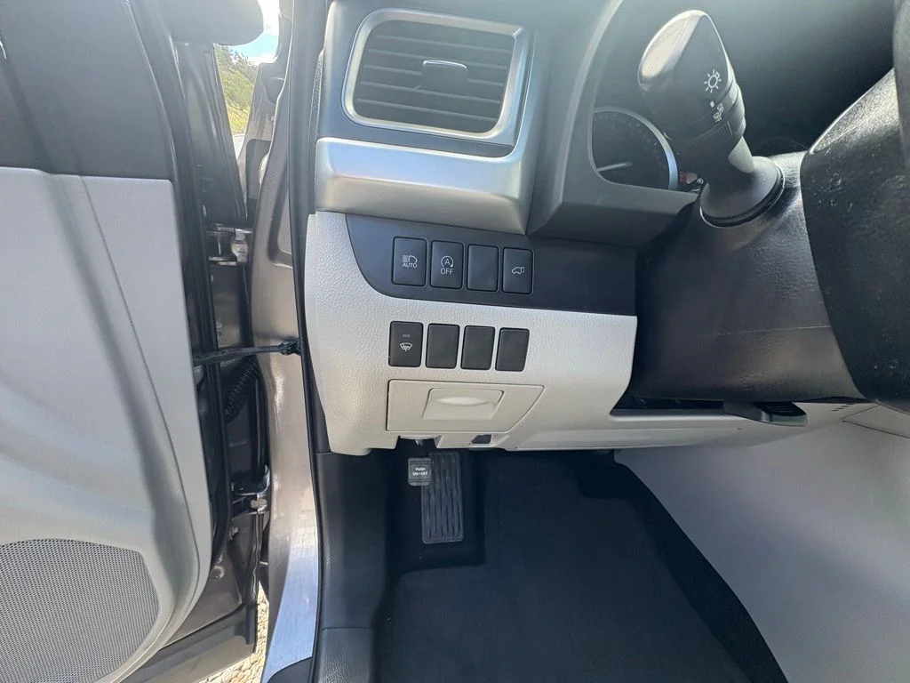 Used 2019 Predawn Gray Mica Toyota XLE image 15