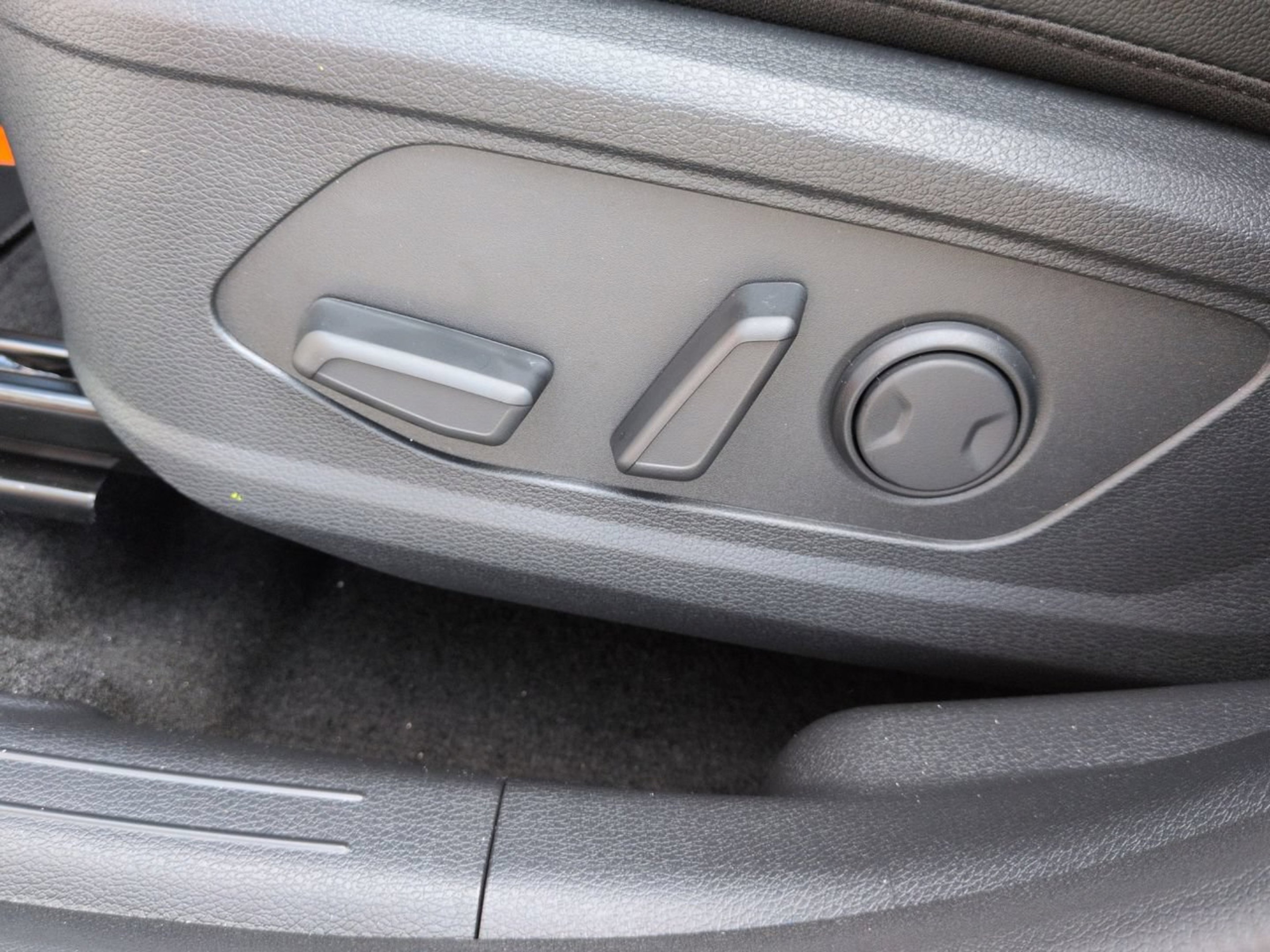 New 2026 Glacial White Pearl Kia X-Line image 15