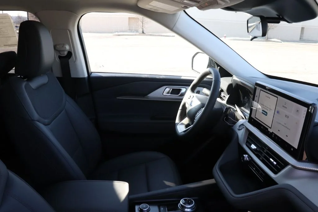 New 2026 Space White Metallic Ford Active image 11