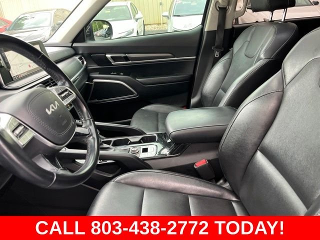 Used 2022 Black Kia S image 8