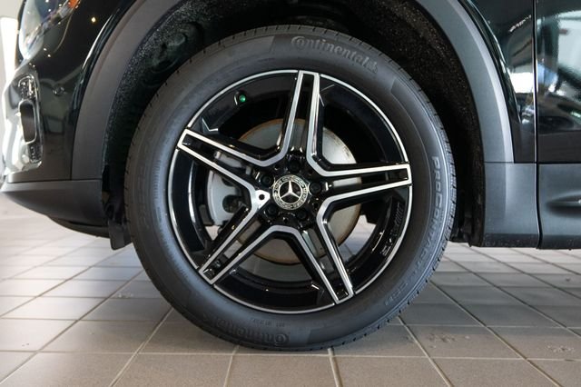 New 2026 Night Black Mercedes-Benz GLB 250 image 9