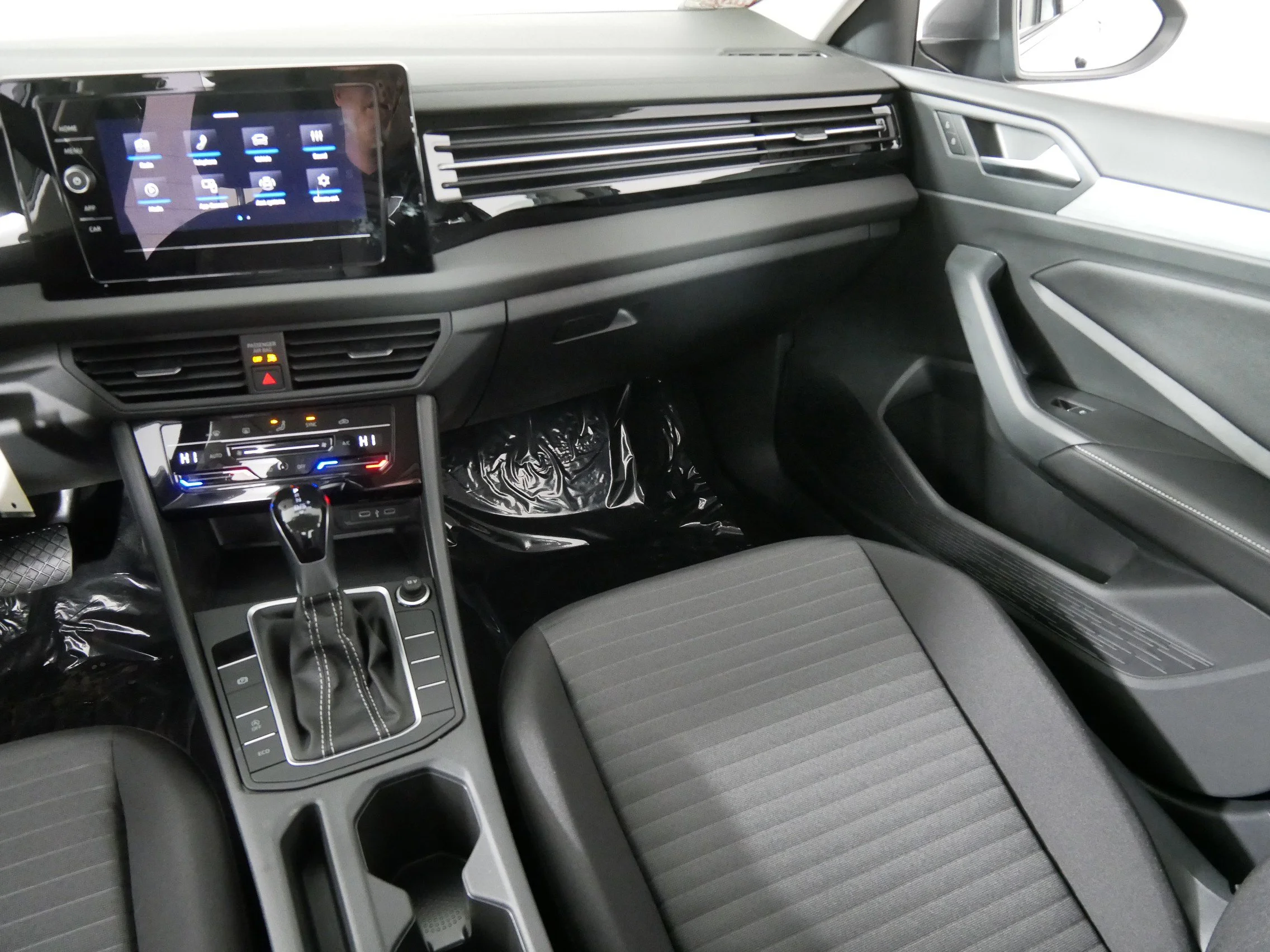 New 2026 Platinum Gray Metallic Volkswagen S image 15