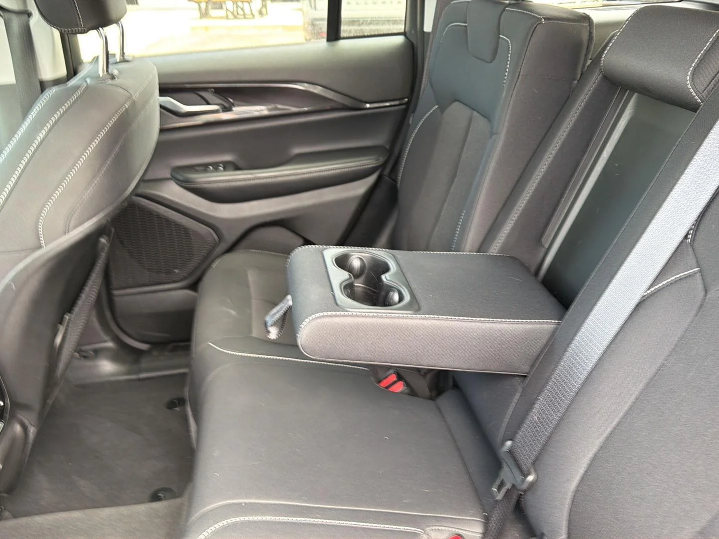 Used 2023 Diamond Black Crystal Pearlcoat Jeep Laredo image 20
