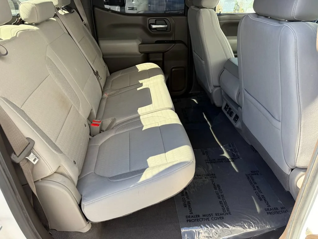 Used 2022 SUMMIT WHITE Chevrolet LT image 17