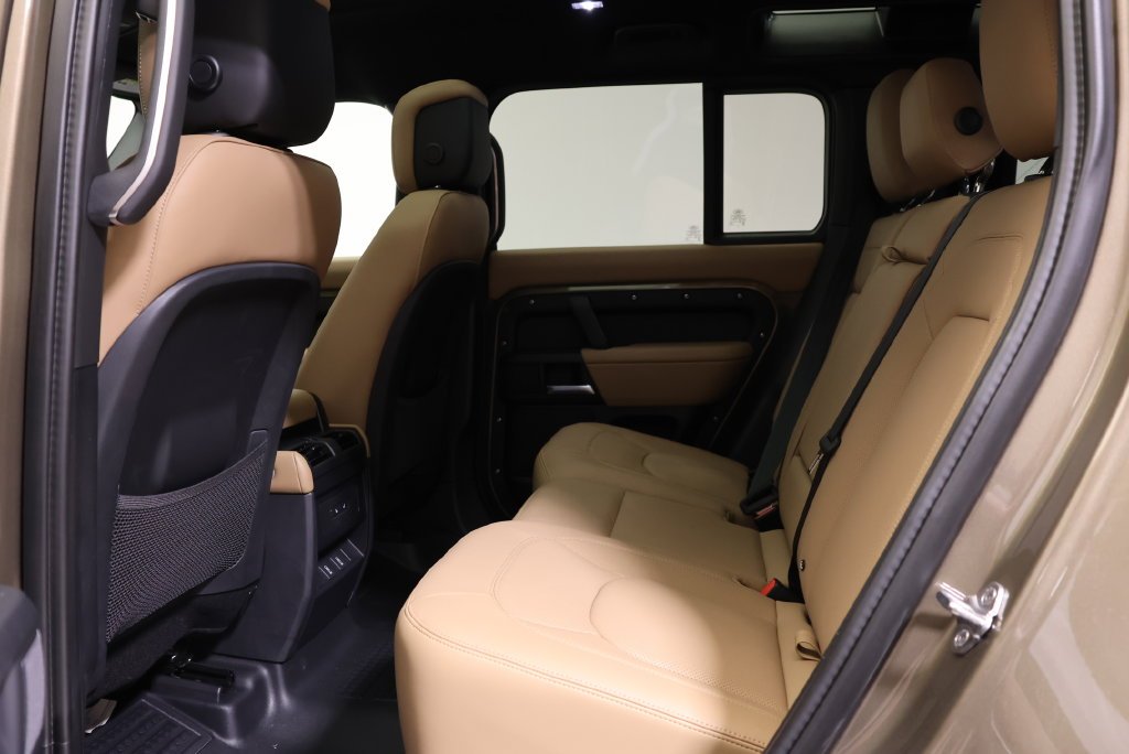 New 2026 Gondwana Stone Metallic Land Rover X-Dynamic SE image 35
