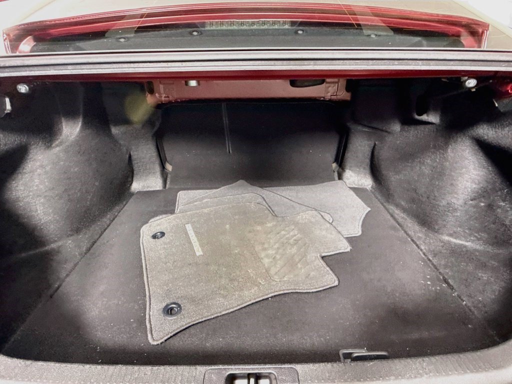 Used 2018 Wind Chill Pearl Toyota XSE V6 image 31