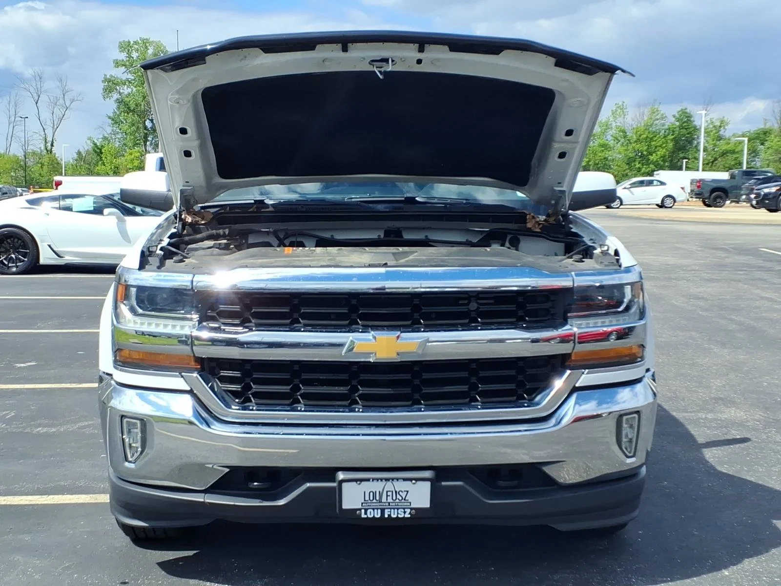 Used 2018 Summit White Chevrolet LT image 29