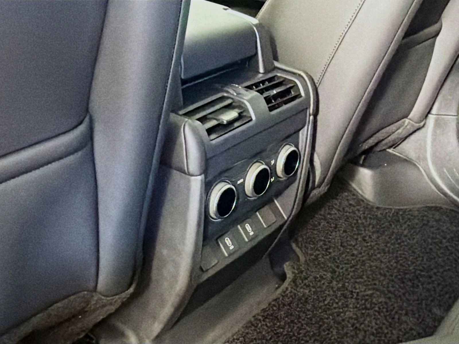 New 2026 Fuji White Land Rover S image 29