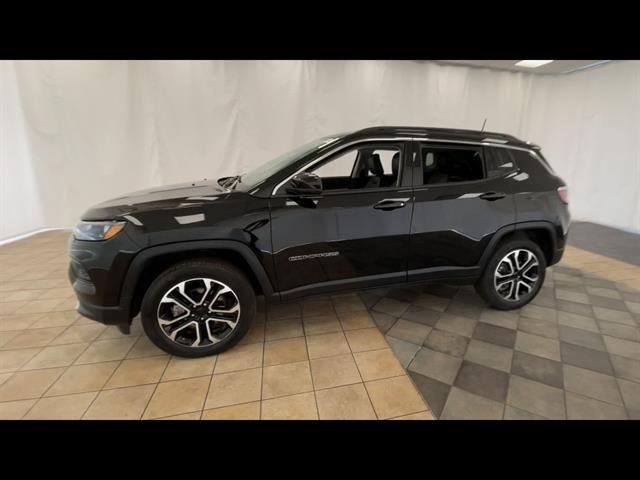 Certified Used 2022 Black Jeep Limited 4x4 image 6