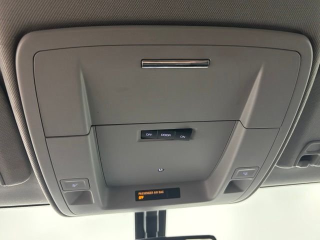 Used 2018 Silver Chevrolet LT image 28