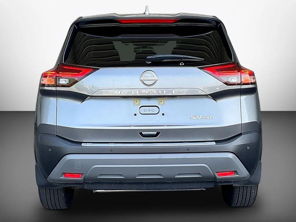 Used 2023 Gun Metallic Nissan SV image 5