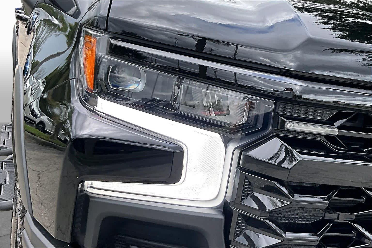 Used 2024 Black Chevrolet ZR2 image 28
