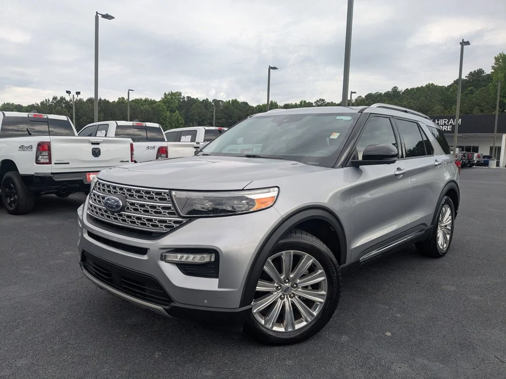 Used 2021  Ford Limited image 1