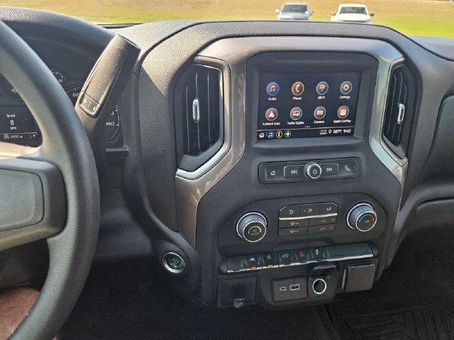 Used 2025 Black Chevrolet Custom image 17