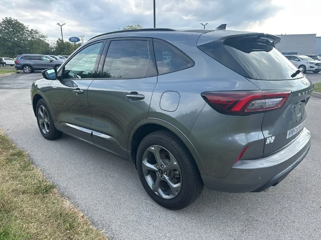 Used 2024 Gray Ford ST-Line image 11