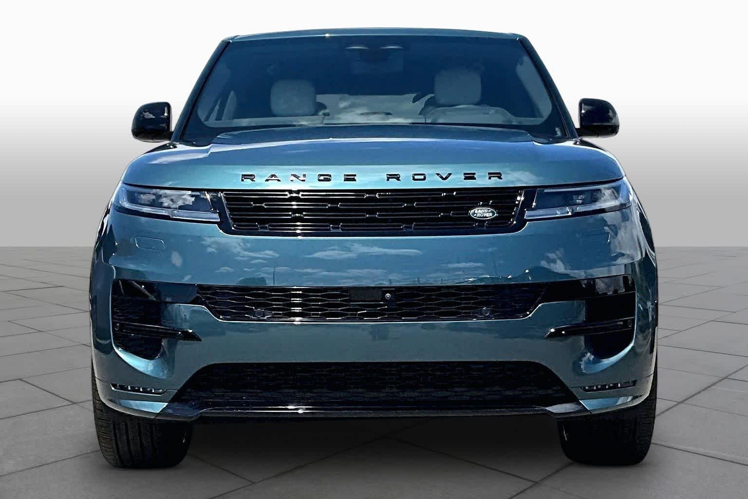 New 2026  Land Rover Dynamic SE image 3