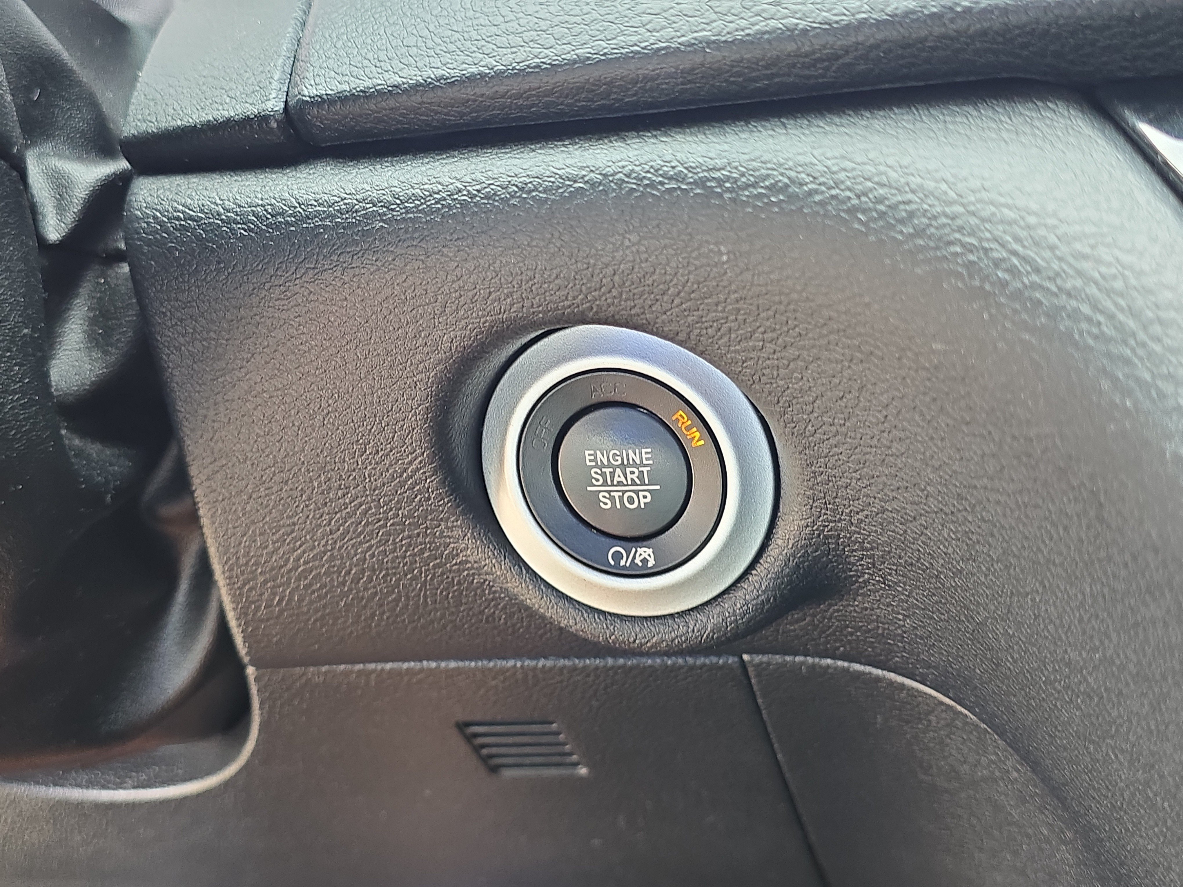 Used 2019 Ocean Blue Metallic Chrysler Touring L image 29