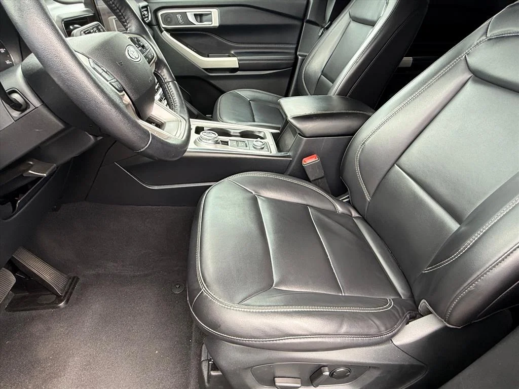 Used 2021 Black Ford XLT image 14