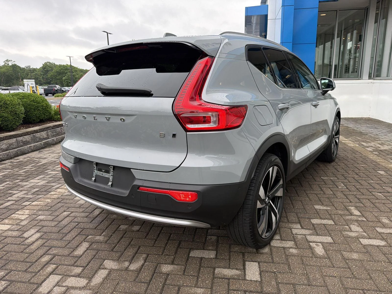 Used 2024 Vapor Grey Metallic Volvo Ultimate Bright Theme image 5
