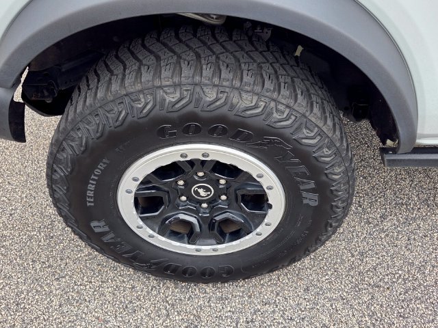 Used 2023 Gray Ford Badlands image 17