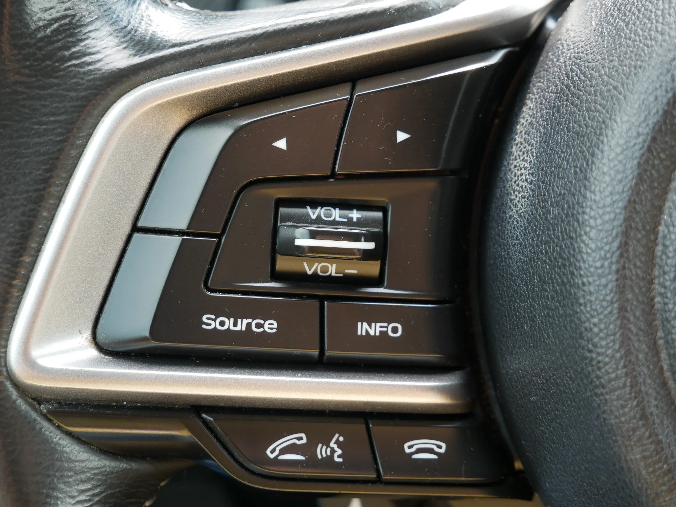 Used 2020 Horizon Blue Pearl Subaru Premium image 27