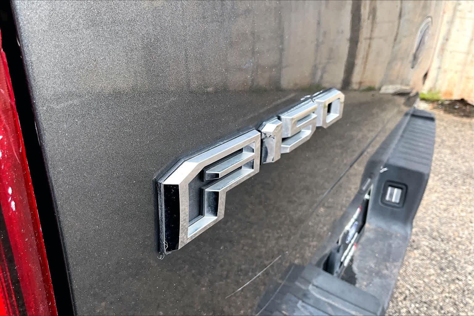 Used 2015 Magnetic Metallic Ford XL image 10