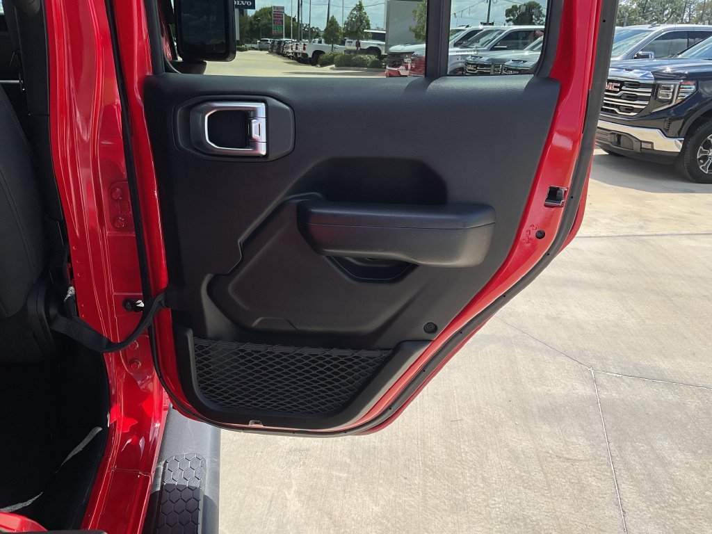 Used 2019 Red Jeep Unlimited Sport S image 14