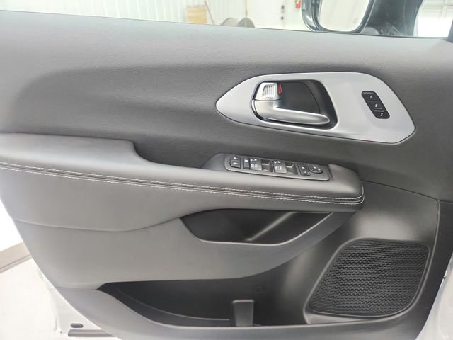 2026 Chrysler Pacifica Limited - Photo 26