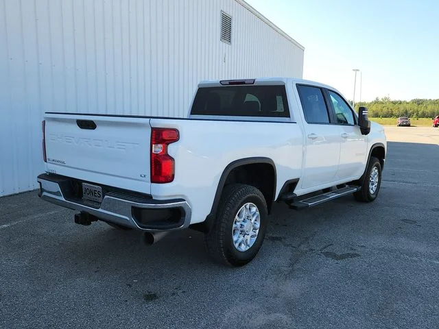 Used 2023 White Chevrolet LT image 8