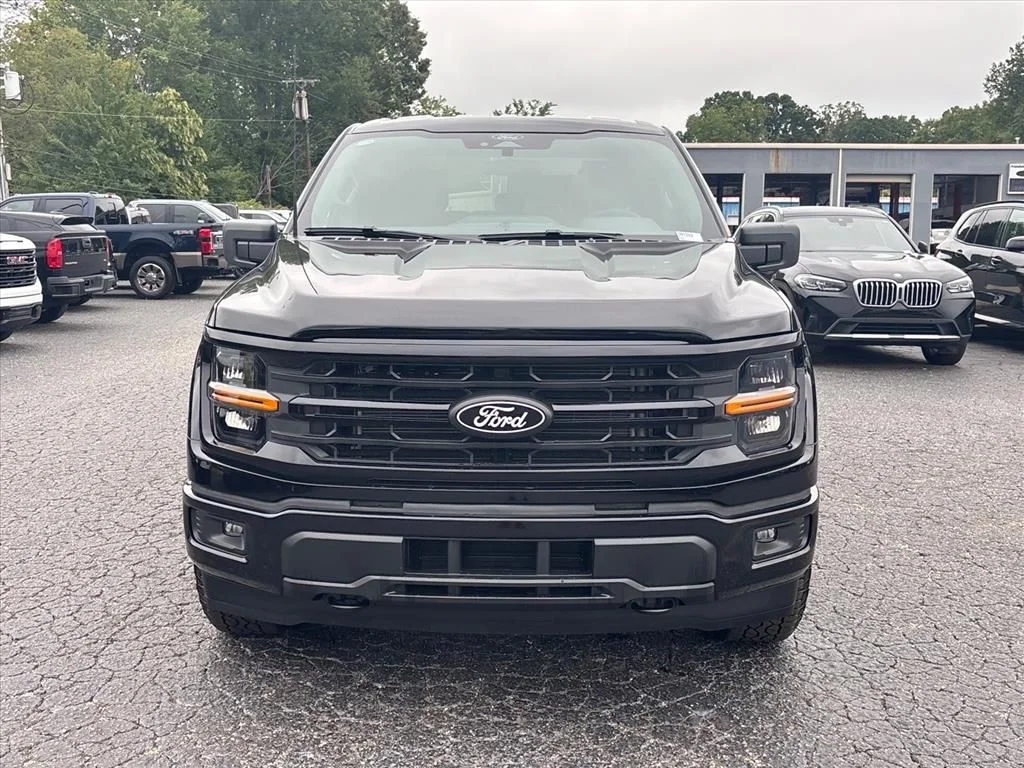 New 2026 Agate Black Metallic Ford XLT image 2