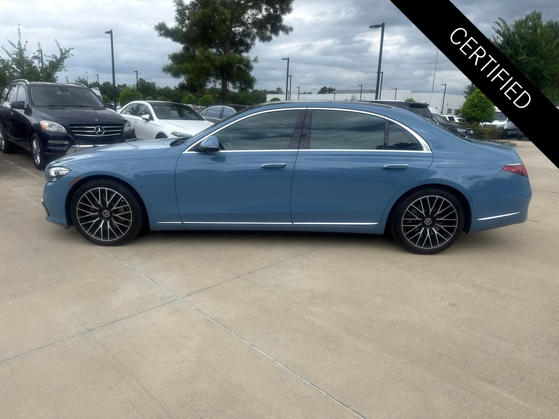 Certified Used 2023 MANUFAKTUR China Blue Solid Mercedes-Benz S 580 image 7