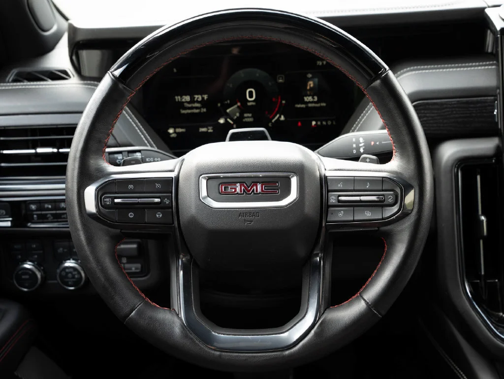 Used 2025 Onyx Black GMC AT4 Ultimate image 43