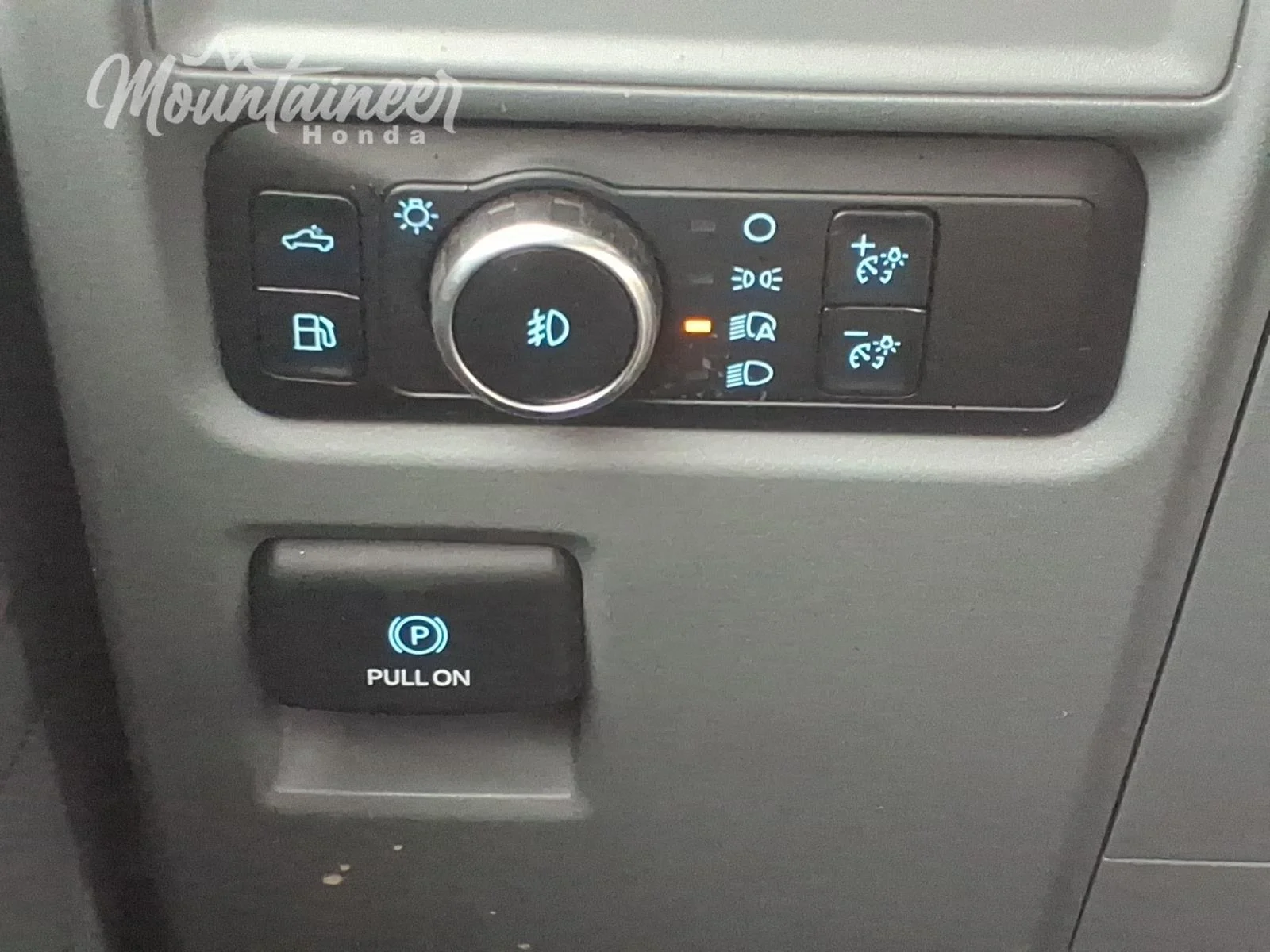 Used 2024 Atlas Blue Ford XLT image 35