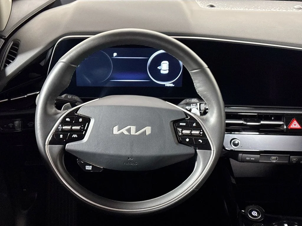 Used 2024 Gray Kia Wind image 13