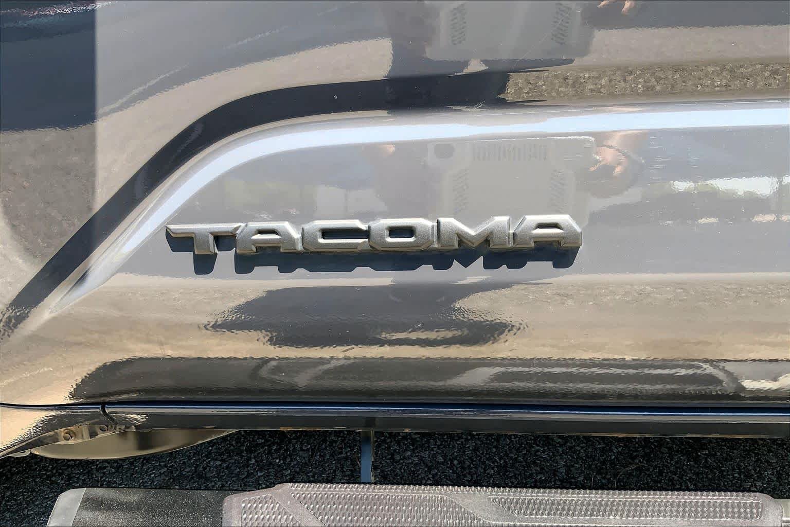 Used 2025 Underground Toyota SR5 image 9