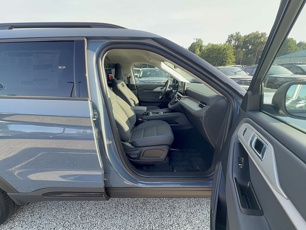 New 2026 Vapor Blue Metallic Ford Active image 23