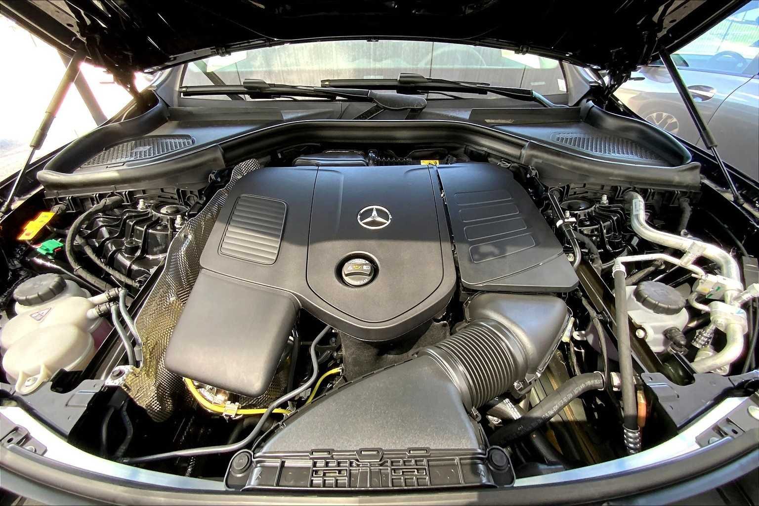 2025 Mercedes-Benz GLC Base - Photo 18